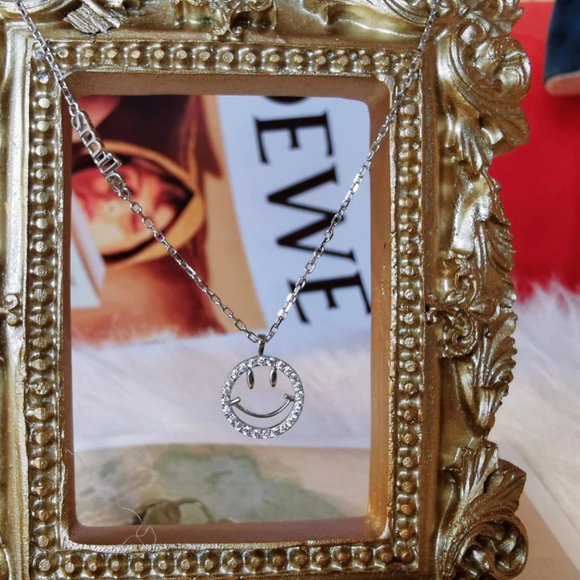 NEW Silver/Gold Cubic Zircon Smiling Face Necklace - Picture 5 of 6